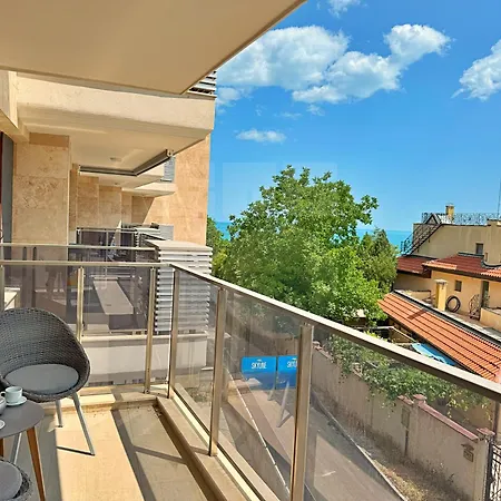 Skyline 42 Апартаменты *